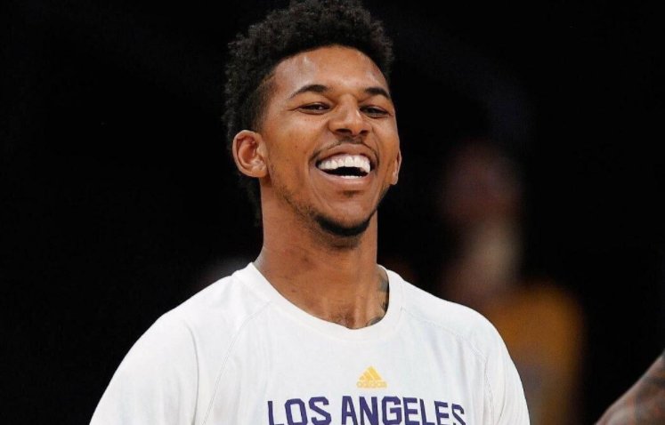 完全落地的 完全落地的